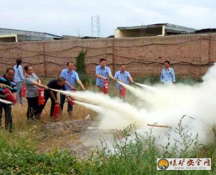 從“要我安全”向“我能安全”轉(zhuǎn)變 天業(yè)眾源勞務(wù)公司組織開展消防演練