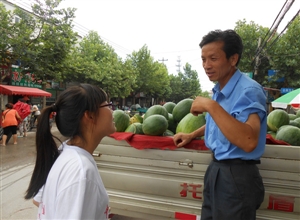 中礦大文法學生會暑期實踐團進行農(nóng)村環(huán)境調(diào)查