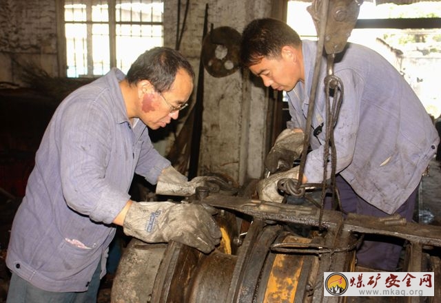 河南能源化工集團(tuán)鶴煤三礦新聞 鶴煤三礦維修設(shè)備降成本