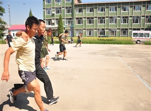 救護(hù)大隊舉辦《全民健身日》趣味運動會