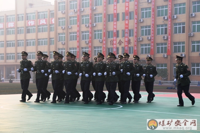 川煤芙蓉公司救消大隊新年樹軍風