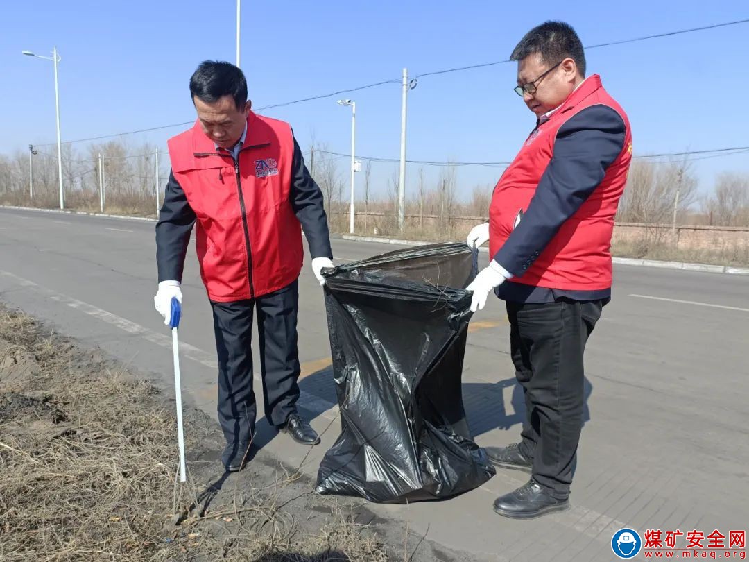 陜西中能煤田有限公司市場(chǎng)銷售部黨支部積極參與愛國(guó)衛(wèi)生活動(dòng)