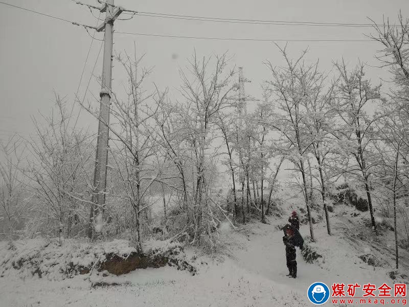 河南能源義煤集團石壕煤礦：大雪至礦 保電助安