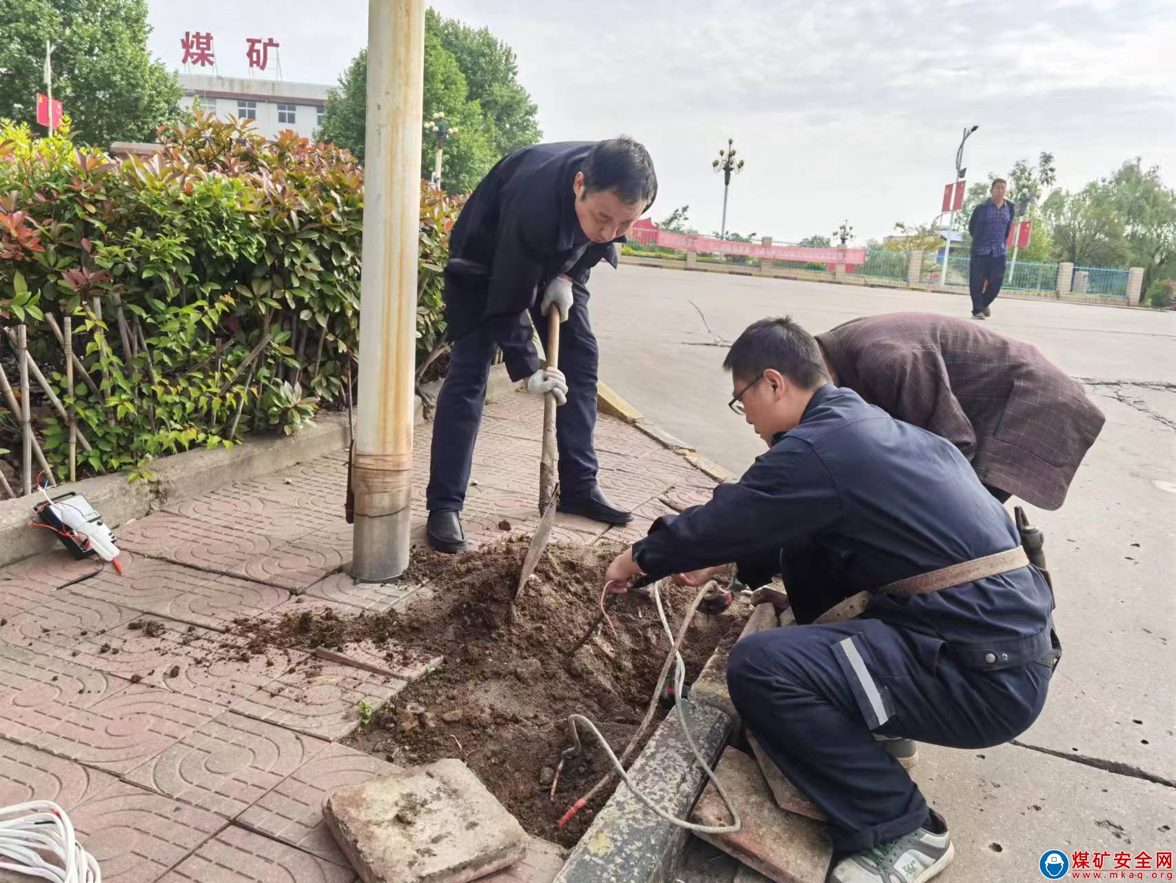 河南能源義煤集團(tuán)石壕煤礦：燈光守護(hù)“安全路”