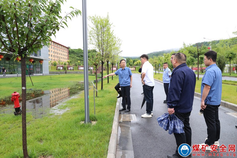 招賢礦業(yè)開展雨季“三防”隱患大排查