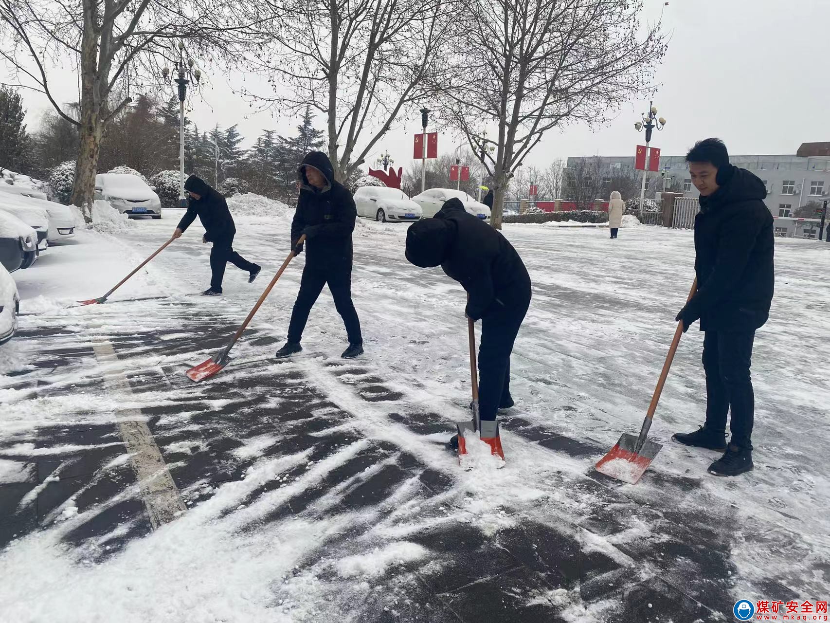 河南能源義煤公司石壕煤礦：與雪“共舞”熱潮高