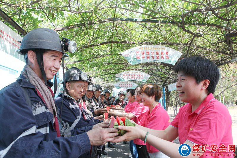 高溫來襲 恒源煤礦這波清涼送到心坎上了