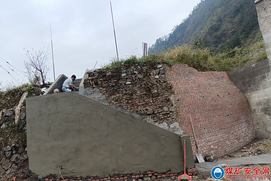 魯班山北礦新建安全便民路增進(jìn)職工幸福感